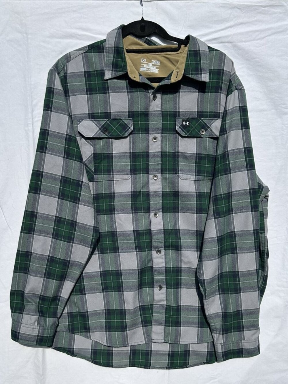 Long Sleeve Button Up Under Armour Coldgear Loose XL Plaid Polyester Shirt